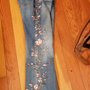 Sundance floral design trim blue jeans EUC